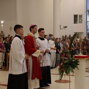 Biskup Kovač predvodio euharistijsko slavlje svetkovine Uzvišenja Svetoga Križa u Lukarišću